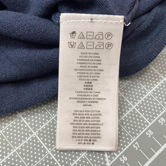 Michael Kors sweater t navy blue never worn - Picture 4 of 4